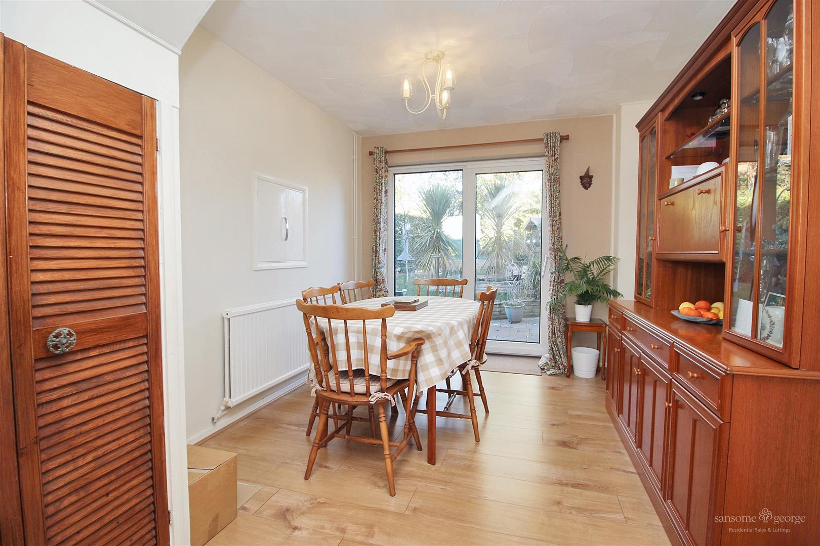 3 bed property in Chieveley Close, Reading